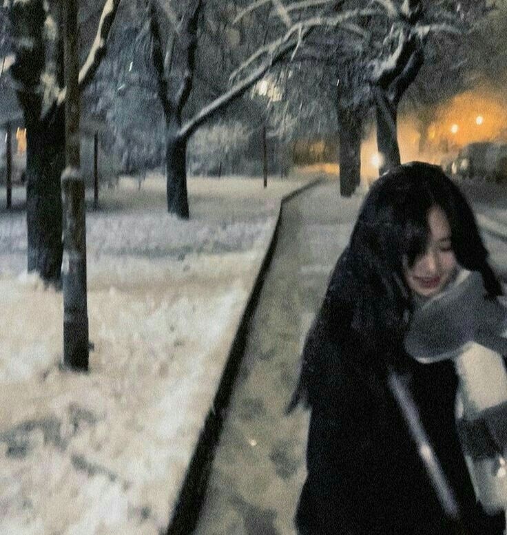 CEd_t29eyfw.jpg?size=736x777&quality=95&