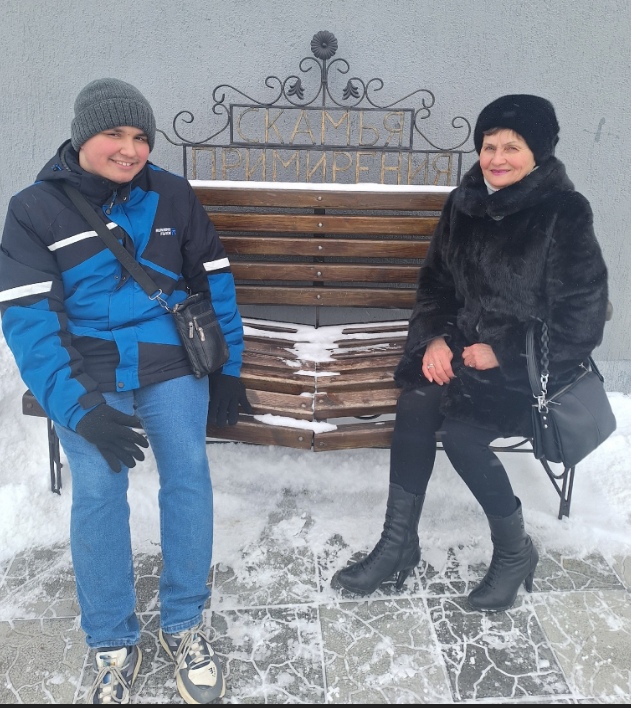 Tg1Ecjm_dFw.jpg?size=631x708&quality=96&