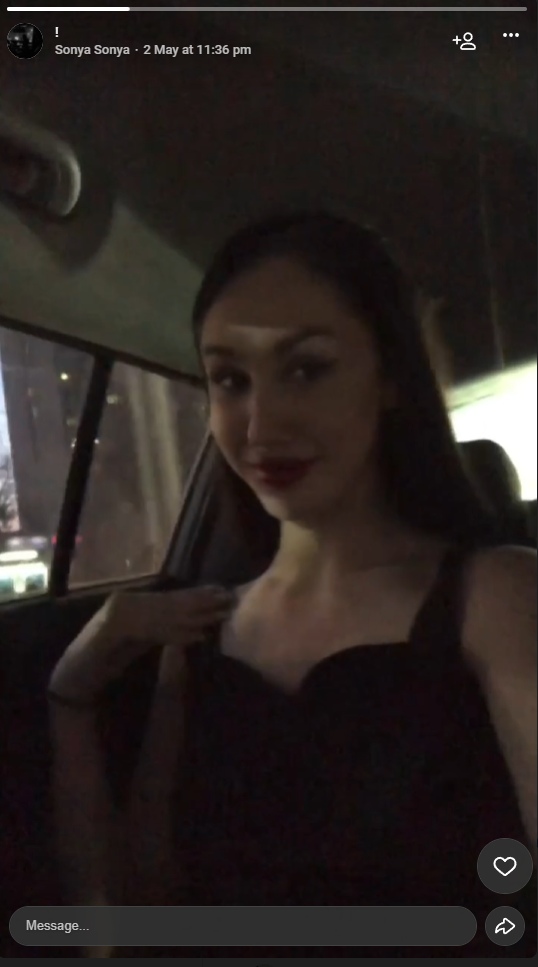 bFcch6hmb4c.jpg?size=538x967&quality=96&