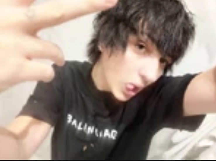 0sHUFvG06Rg.jpg?size=739x551&quality=96&