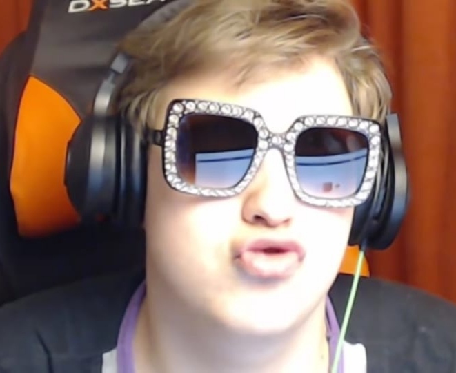 R3C28sW7K_w.jpg?size=661x540&quality=96&