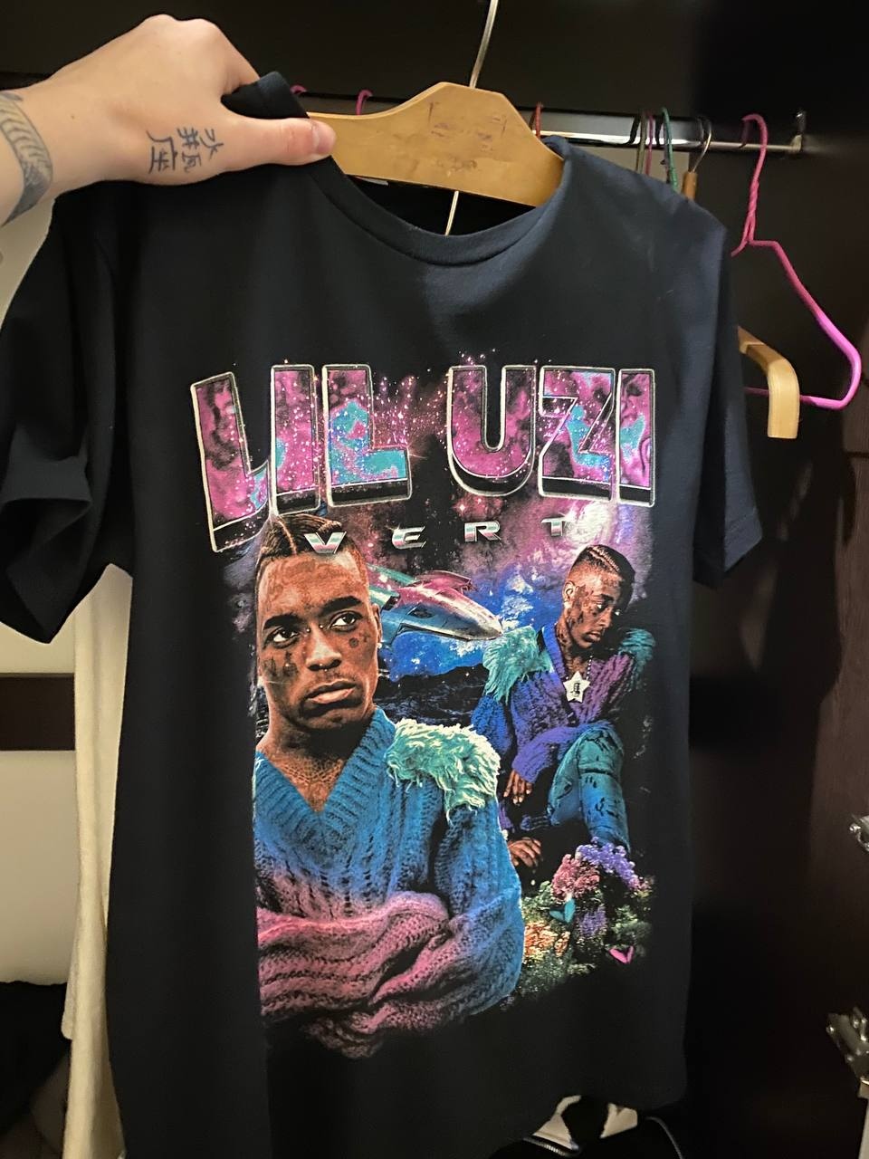 FS5R1BGHagE.jpg?size=960x1280&quality=96